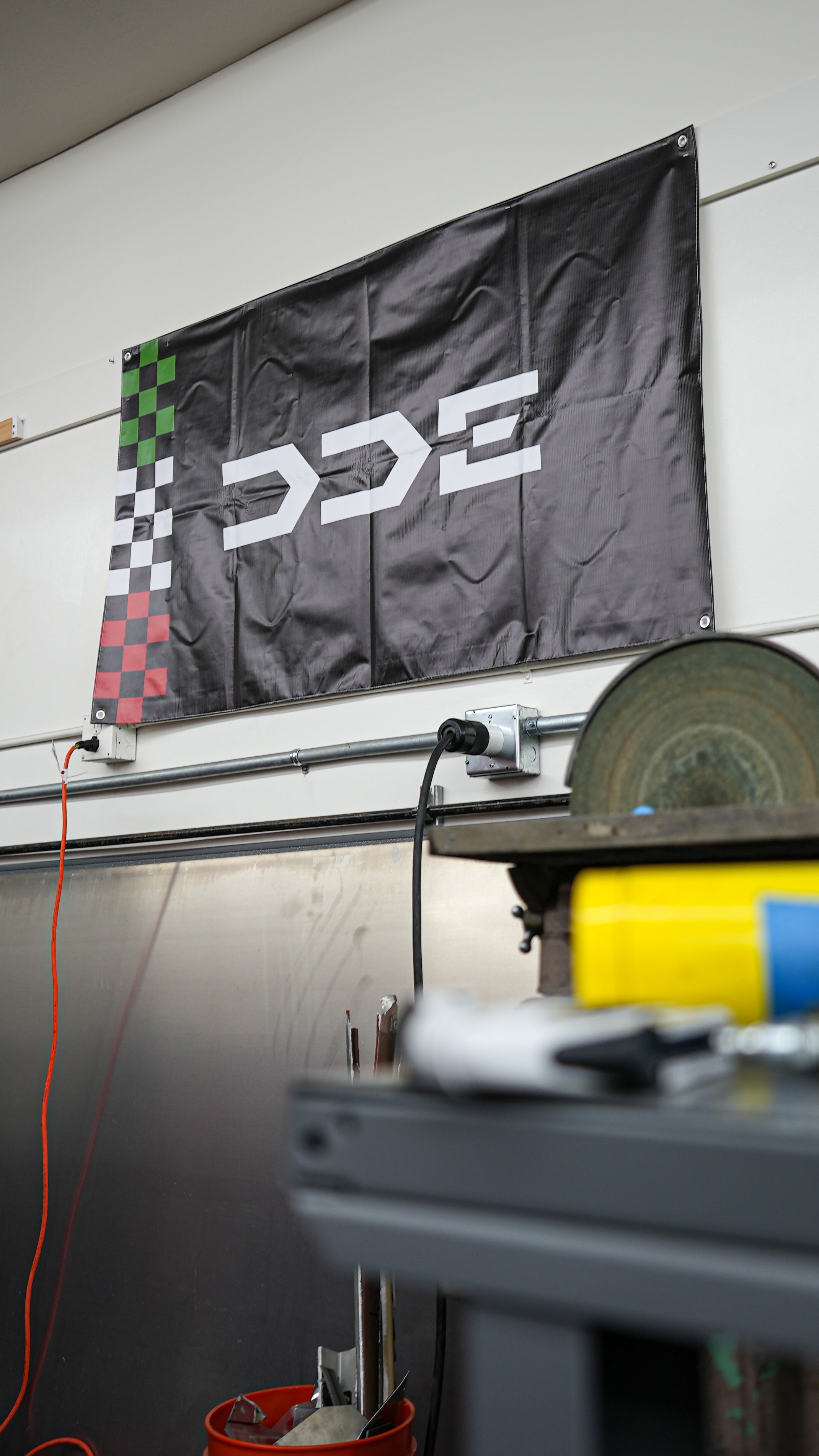 DDE GARAGE FLAG
